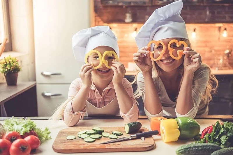 10 Fun And Delicious Recipes You Can Make With Your Kids - Cover Image