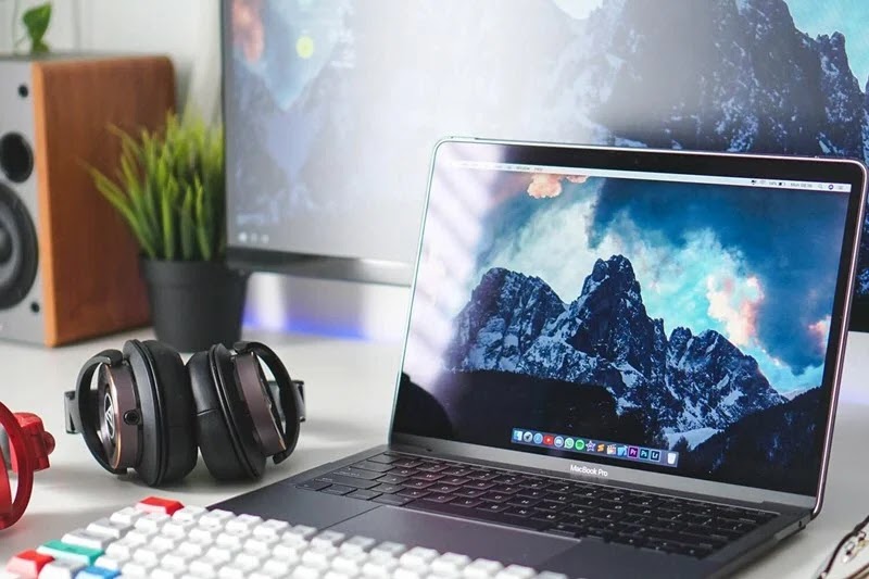 Opera Browser Lets You Apply Dark Mode to Web Page - Cover Image