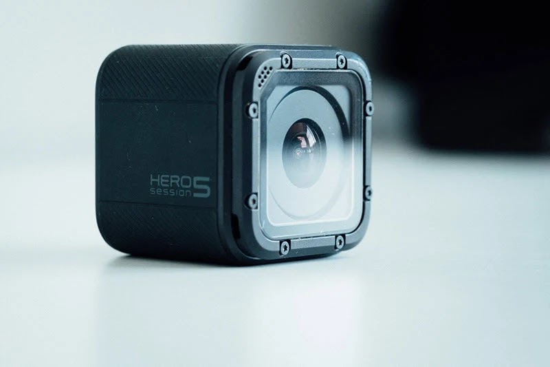 Best Entry Level Cameras for The Beginners - Cover Image