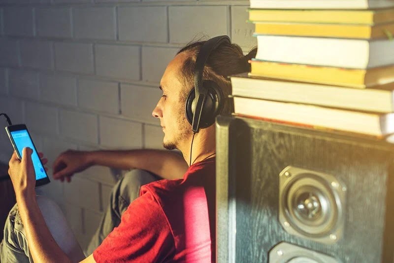5 Best Noise Cancelling Headphones - Cover Image