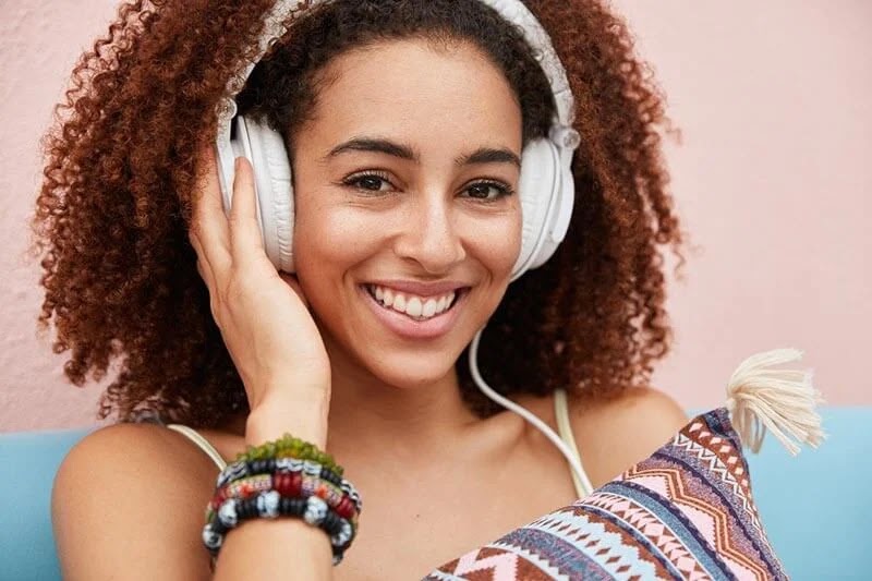 10 Easy Steps to Record the Best Song - Cover Image