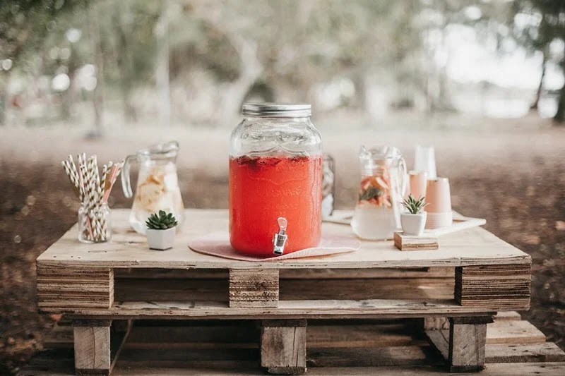 How to Make Fashioned Pink Lemonade - Cover Image