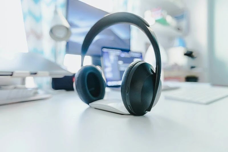 The Best Wired and Wireless Gaming Headset - Cover Image