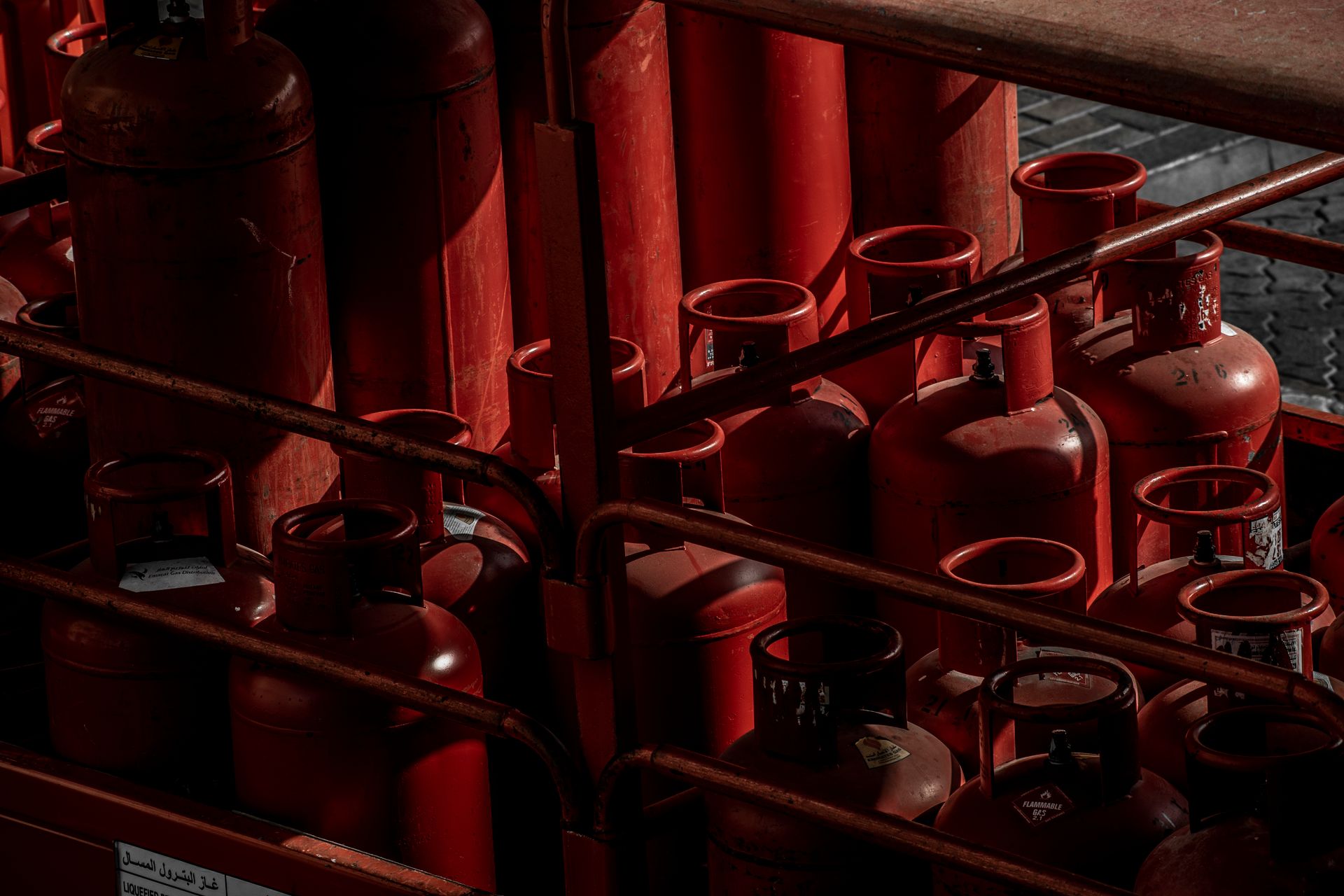 Storage of industrial gas bottles